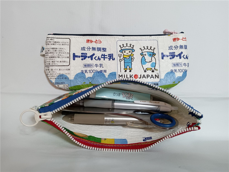 1773　牛乳パックのアップサイクル商品 福祉施設 障がい者施設 牛乳パック アップサイクル 手作業 手作り ハンドメイド ぎゅーとら トライくん 小物 ポーチ ペンケース