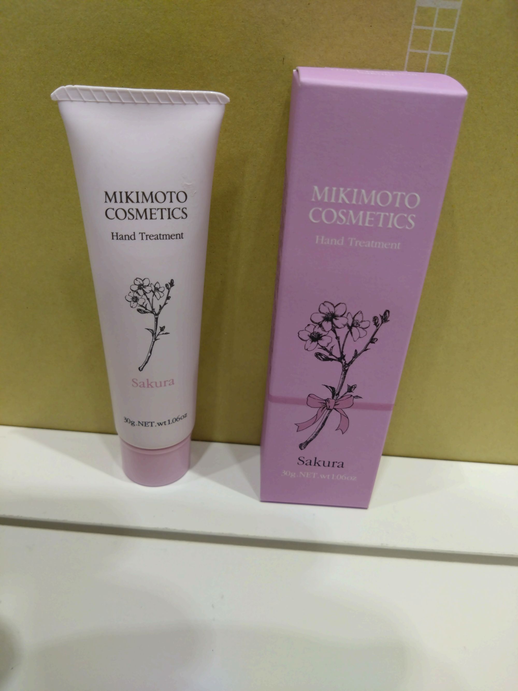 1854 ミキモト コスメティックス ハンドクリーム3点セット 　ミキモトクループ 御木本製薬 伊勢志摩産真珠成分 超純水 ハンドクリーム 無香料 桜 カーネーション うるおい みずみずしい なじみやすい ハリ・弾力チューブタイプ保護膜 透明感