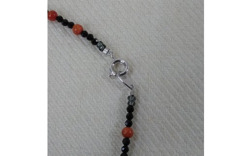 1060珊瑚ネックレス・ドーム（珊瑚・ブラックスピネル）