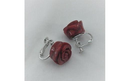 1323珊瑚イヤリング・バラ