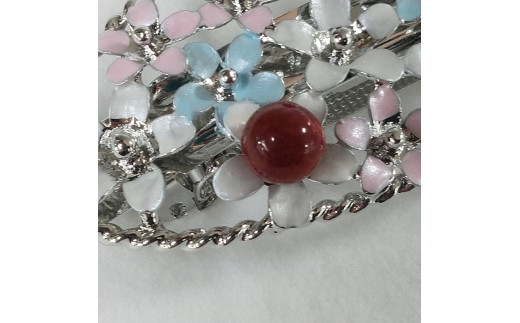 1617　珊瑚髪留め・小判（ピンク）