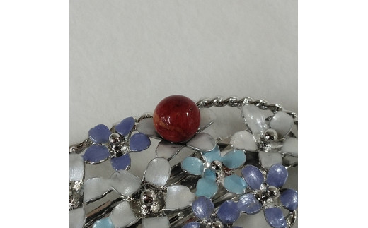 1618　珊瑚髪留め・小判（ムラサキ）