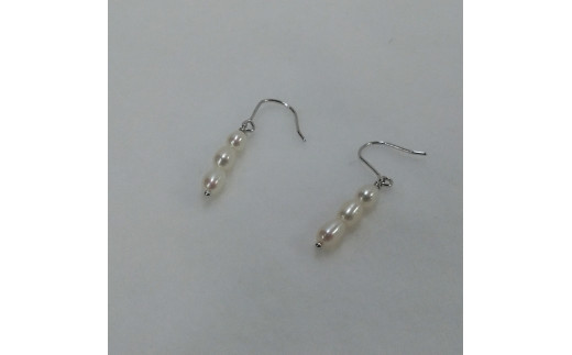 1621　淡水本真珠ネックレス・ピアス（ベビーパール）