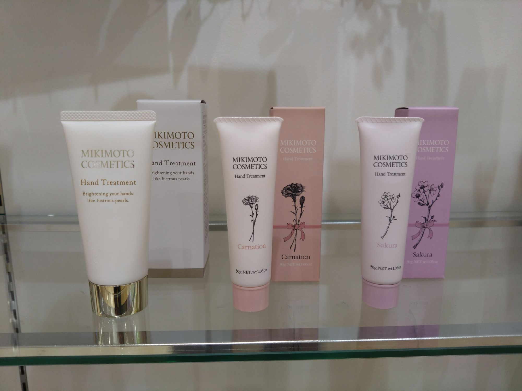 1854 ミキモト コスメティックス ハンドクリーム3点セット 　ミキモトクループ 御木本製薬 伊勢志摩産真珠成分 超純水 ハンドクリーム 無香料 桜 カーネーション うるおい みずみずしい なじみやすい ハリ・弾力チューブタイプ保護膜 透明感