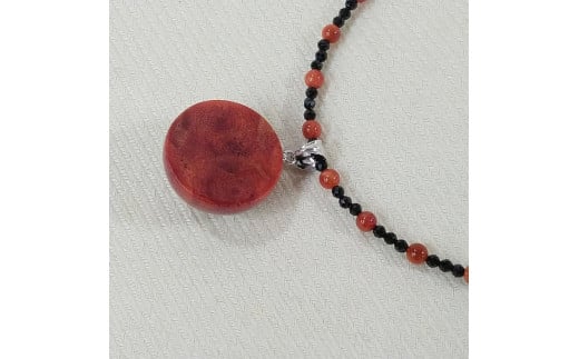1060珊瑚ネックレス・ドーム（珊瑚・ブラックスピネル）