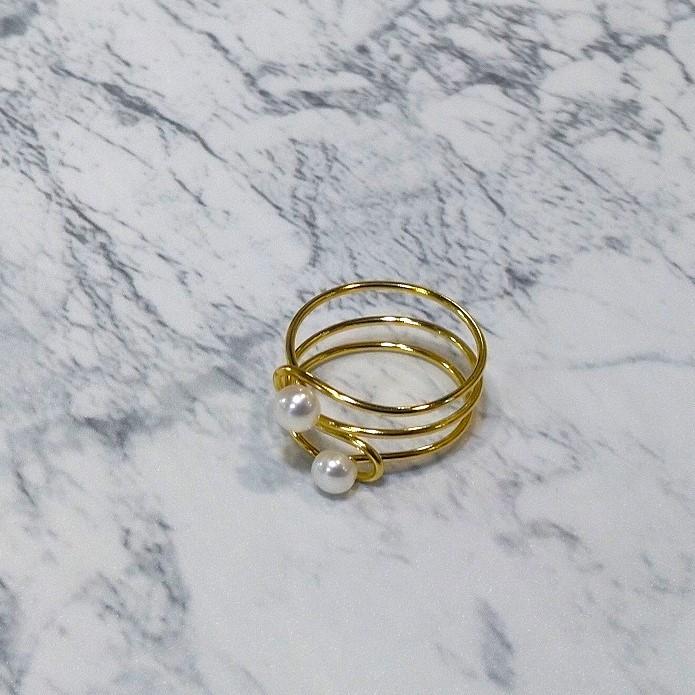 1792 リング・ダブルパール（ボタン）金色　真珠 指輪 アクセサリー 母の日のプレゼント キュートなリング カジュアルアクセサリー 装飾品 オシャレアイテム クリスマスプレゼント 淡水パール 愉しい贈り物 ポピュラーアクセサリー 自分へのご褒美 ピッタリフィット