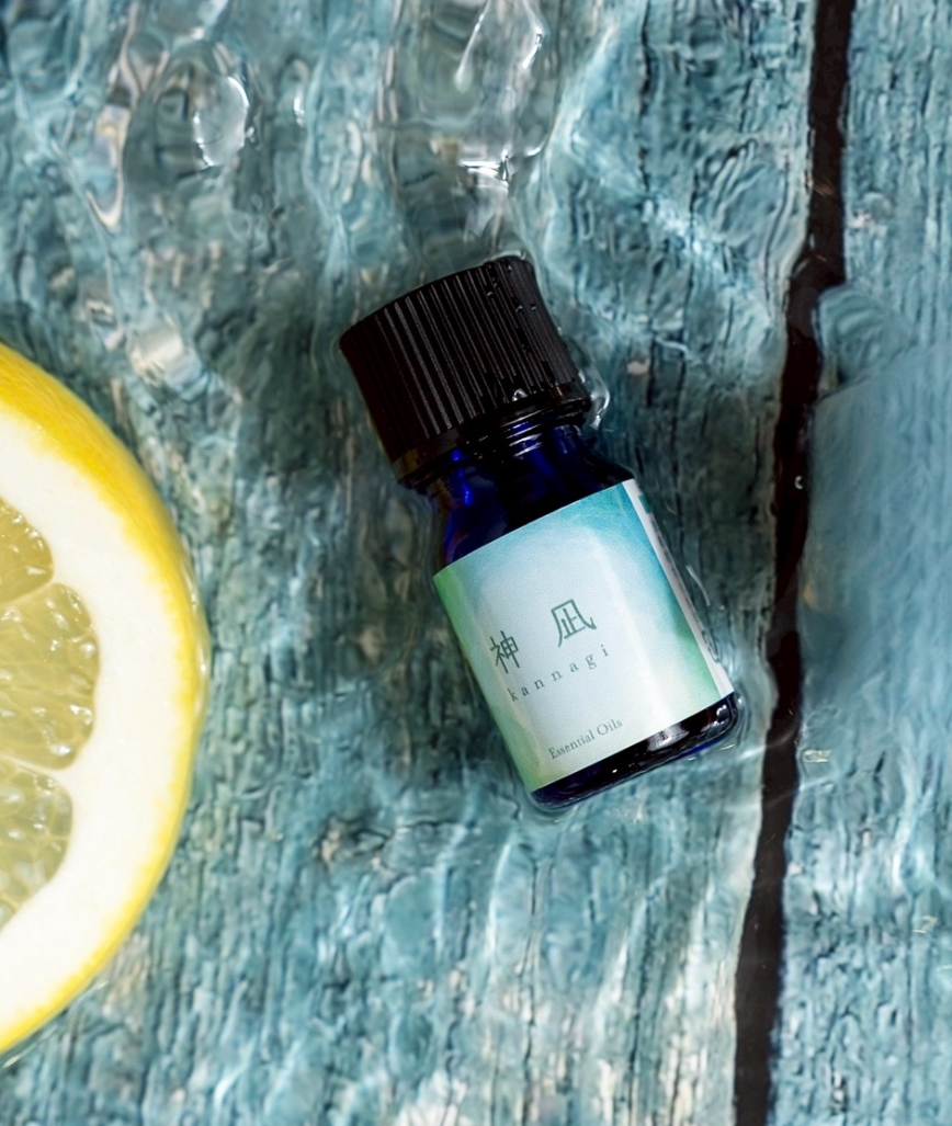 1834 エッセンシャルオイル「神凪 -KANNAGI-」 （単品）エッセンシャルオイル アロマ アロマオイル 癒し ひのき 伊勢 フローラル  柑橘系 リトリート 芳香 精油 ギフト プレゼント 雑貨 天然素材