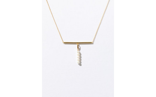 1259【half  moon】K18YGベビーパール5ドロップチャームネックレス