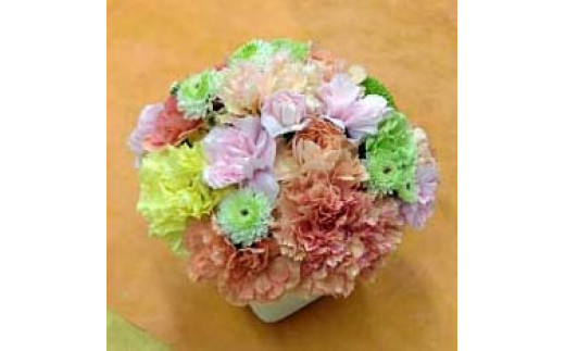 1316マイスターが制作する季節のフラワーアレンジメント　アレンジメント 花 フラワー 季節 マイスター フラワーデザイン フラワーアレンジメント