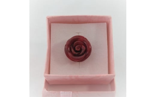 1322珊瑚ピンブローチ・バラ