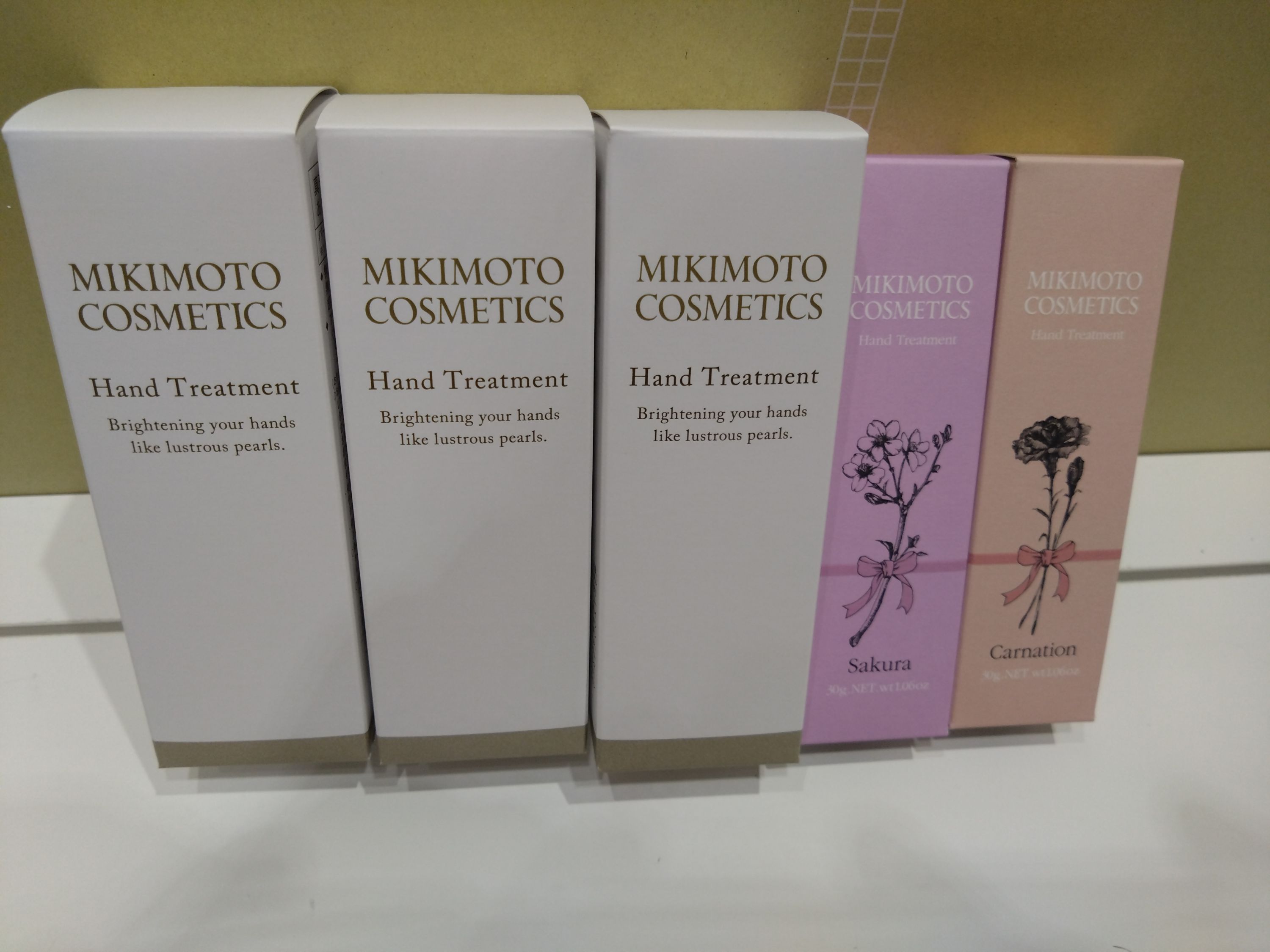 1855 ミキモト コスメティックス　ハンドクリーム5点セット　ミキモトクループ 御木本製薬 伊勢志摩産真珠成分 超純水 ハンドクリーム 無香料 桜 カーネーション うるおい みずみずしい なじみやすい ハリ・弾力チューブタイプ保護膜 透明感