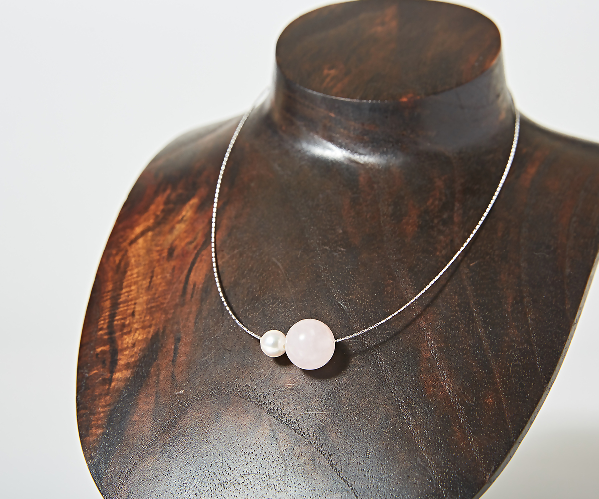 1901 OMAMORI JEWELRY あこや真珠8mm 夫婦岩チョーカーSV925 紅水晶・ローズクォーツ 伊勢とこわかや OMAMOTIJEWELRY 真珠 夫婦岩チョーカー お守り あこや真珠 8mm玉　天然石