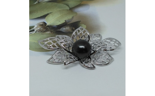 751タヒチ黒本真珠ブローチ(A)SV製