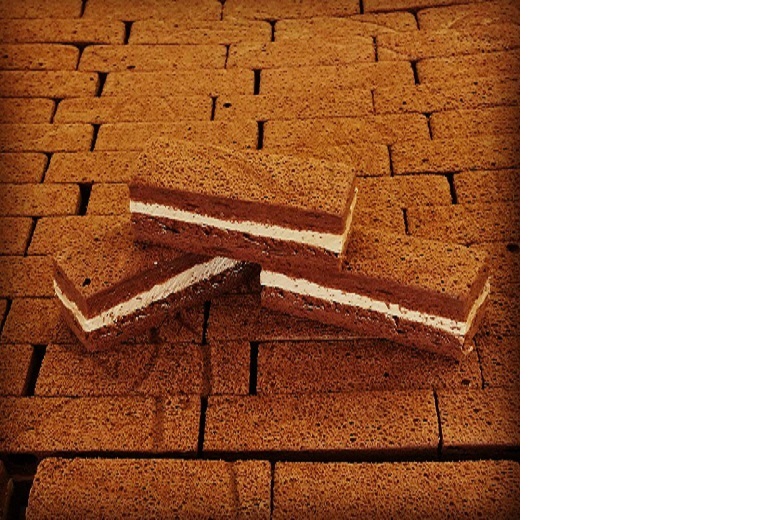 【1.1-14】クーベルチュールチョコレートを惜しみなく使用した自慢のチョコレートケーキ“レアン”