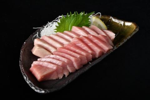 【2-134】国産本まぐろ中トロ赤身冷凍短冊セット　600g以上