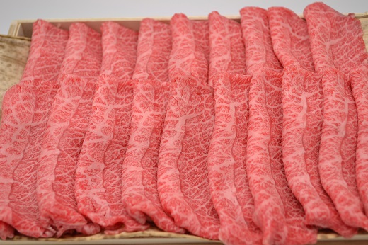 【3-194】松阪牛極上霜降りしゃぶしゃぶ用450ｇ極上の柔らかさ 化粧箱入り（柔らかい 松坂牛 松阪肉 霜降り 高級ブランド牛 肩ロース 肩 ウデ トモサンカク 焼しゃぶ すき焼 焼肉 自宅用 贈答品 ギフト お歳暮 お中元 牛肉 とろける 和牛 三重県 松阪市 A4 A5 特産松阪牛）