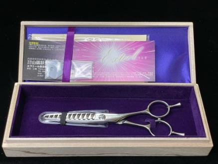 【002295】理美容鋏（セニングシザー右用（EXT-11））