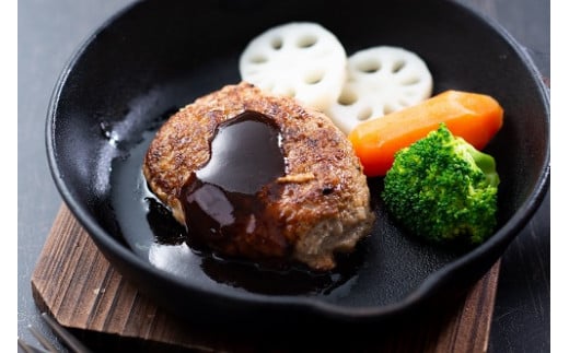 定期便 松阪牛入り合挽ミンチ 1.6kg × 6か月 ( ～12月末受付／翌年3月から毎月発送 ) ( 牛肉 ブランド牛 高級 和牛 国産牛 松阪牛 松坂牛 ミンチ 合挽ミンチ 牛肉ミンチ 松阪牛ミンチ 定期便 ミンチ定期便 ハンバーグ 小分け 牛肉 冷凍 人気 おすすめ 三重県 松阪市 ) 【001555】