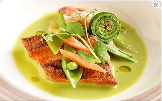 【8.8-1】特産松阪牛の一皿を含む　全11品のフルコース～ムニュ・プレジール～（ディナー・ペア食事券）