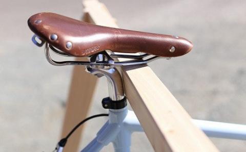 【3-40】桧製自転車ラック　宿輪木