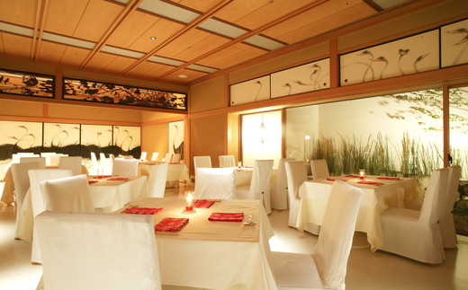 【10-73】銀座「花蝶」松阪牛肉づくしディナー　ペアお食事券