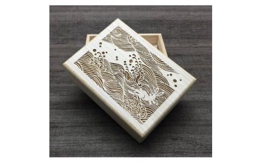 伊勢型紙文様の宝箱＜波にうさぎ＞収納　卓上整理