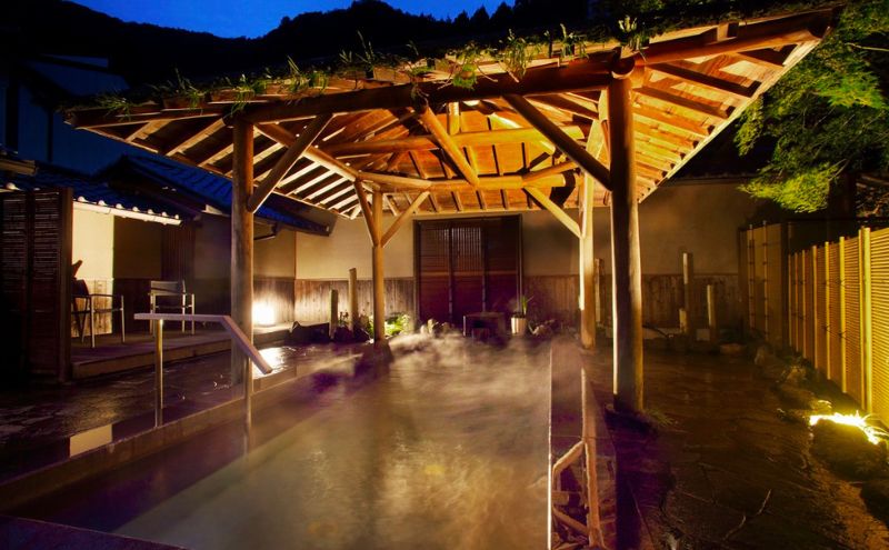 伊賀のかくれ宿 赤目温泉隠れの湯 対泉閣で使える　30,000円分宿泊ギフト券（赤目四十八滝招待券 2名様分付き）