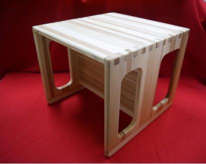 【熊野杉の子供用イス☆テーブルとしても使えます！】木のふるさとで生まれたぬくもりの逸品【kmkn0001】