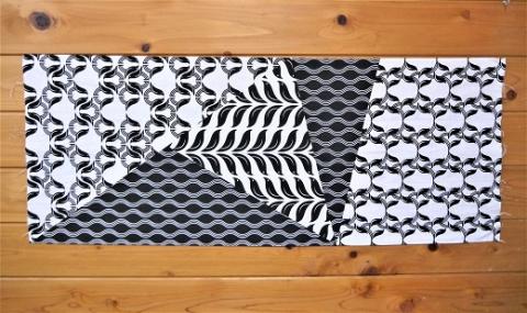 手ぬぐい2枚組☆【熊野の黒：三つ組みヤタガラス：散らし那智黒石】【kmkn0061】