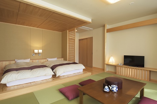 入鹿温泉 ホテル瀞流荘 湯元山荘湯ノ口温泉 宿泊及びレストラン利用割引券 30,000円分 世界遺産巡りに最適【irsi0001】