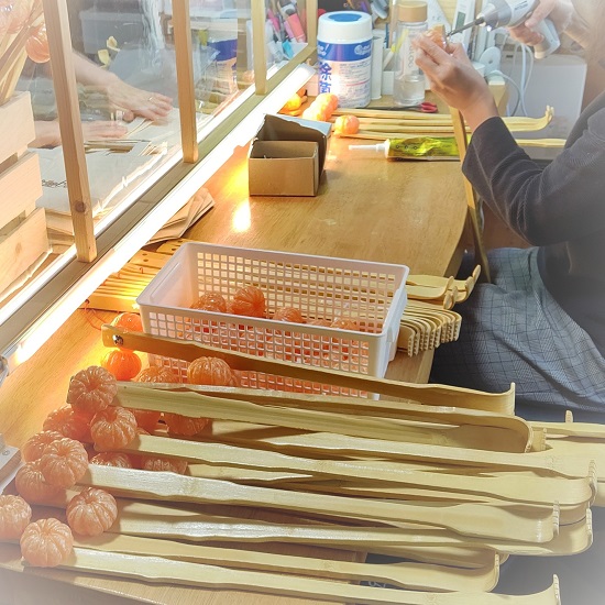 熊野古道の ミカン孫の手 映画「イチケイのカラス」に登場！【mrm0113】