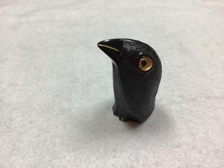 那智黒石のまち熊野【仮谷梅管堂の八咫烏（やたがらす）の置物】【kmkn0023】