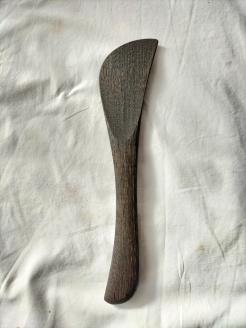 木べら　スパチュラ　右利き用　栗の木　鉄染め【kumk0003】