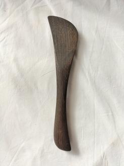 木べら　スパチュラ　左利き用　栗の木　鉄染め【kumk0004】