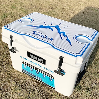 オリジナルマット(SeaDek)付ハードクーラーボックス　(サイズ:35L)　カラー:ホワイト