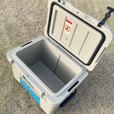オリジナルマット(SeaDek)付ハードクーラーボックス　(サイズ:25L)　カラー:タン