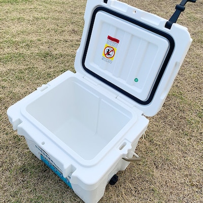 オリジナルマット(SeaDek)付ハードクーラーボックス　(サイズ:15L)　カラー:ホワイト