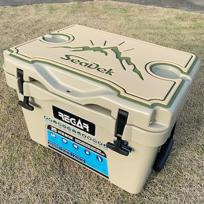 オリジナルマット(SeaDek)付ハードクーラーボックス　(サイズ:25L)　カラー:タン