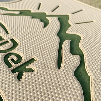 オリジナルマット(SeaDek)付ハードクーラーボックス　(サイズ:45L)　カラー:タン