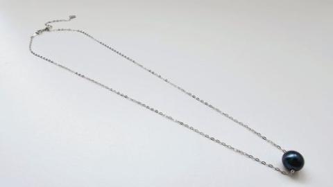 ディープブルーの神秘な輝き プチパールペンダント / あこや ペンダント ネックレス 真珠 伊勢志摩 志摩 アクセサリー ギフト パール 母の日 ホワイトデー クリスマス 記念日 〔050-113〕