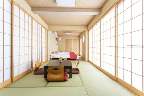 カブクリゾートペア宿泊券（トレーラーハウス利用） / 伊勢志摩 伊勢 志摩 三重 旅行券 旅行 体験 宿泊 観光 貸し切り 貸切 グランピング サウナ バーベキュー アウトドア キャンプ いせ しま かんこう りょこう 食べる 泊まる 遊ぶ