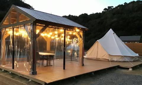 カブクリゾート宿泊ギフト券30,000円分 / 伊勢志摩 志摩 三重 ギフト券 利用券 体験型返礼品 宿泊 旅行 観光 グランピング BBQ バーベキュー サウナ 〔100-80〕