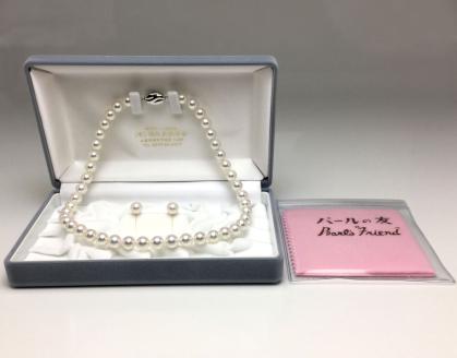 老舗の真珠専門店・高品質アコヤ真珠ネックレスセット8.5～9.0ミリ（イヤリングセット） / あこや ネックレス 真珠 伊勢志摩 パール 記念 入学式 卒業式 冠婚葬祭 結婚 成人 〔700-09〕