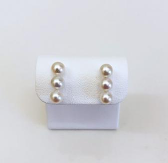 志摩産アコヤ真珠 5-6ミリ 3粒ラインピアス （K18YG） / あこや真珠 ピアス 真珠 パールピアス 伊勢志摩 アクセサリー プレゼント パール ホワイトデー クリスマス 人気