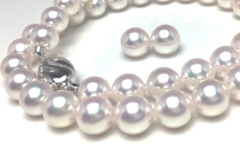 真珠 8.0～8.5ミリ ネックレス ピアス セット あこや パール アクセサリー ジュエリー 本真珠 伊勢志摩 志摩 ギフト 贈答 プレゼント 記念日 母の日 入学式 卒業式 結婚式 冠婚葬祭 成人祝い 結婚祝い 冠婚葬祭 弔事 / 老舗の真珠専門店・花珠鑑別書付きアコヤ真珠ネックレスセット(ピアスセット)