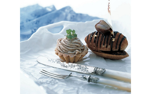 ≪NARUMI≫【ギフトギャラリー】ハンドル付サービスプレート* 三重 志摩 伊勢志摩食器 サービスプレート NARUMI 三重ナルミ ナルミ ボーンチャイナ 白 ホワイト ハンドル 【010-109】