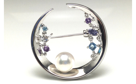 老舗の真珠専門店・アコヤ真珠ブローチ SV925(銀色) 8.0～8.5ミリ / 伊勢志摩 伊勢 志摩 英虞湾 真珠 パール アコヤ貝 アクセサリー ブローチ 冠婚葬祭 慶事 結婚式 入学式 卒業式 ギフト フォーマル プレゼント 誕生石 ジュエリー 記念日