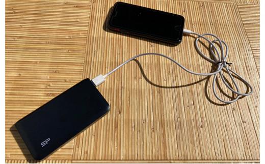 折り畳み式ソーラーパネルと蓄電池【pocketGrid】