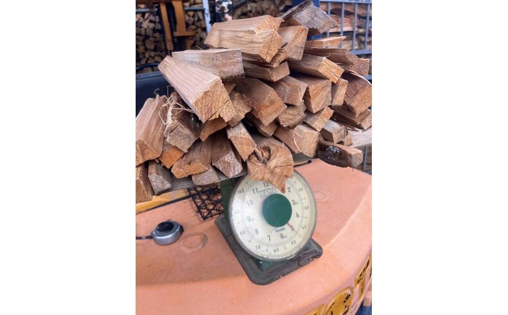 伊賀の薪 5kg 焚付け用小割り (長さ33cm・太さ約4cm)