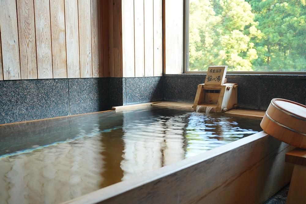 【平日限定】和風館「雅楽司」　1泊2食付きペア宿泊券